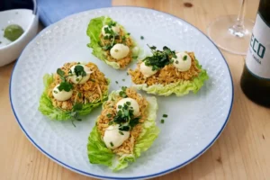 Säam de Pollo Asado con Chimichurri, Hierbas Aromáticas y Mahonesa de Ají Amarillo. Restaurante Bacelo de Ferrol.